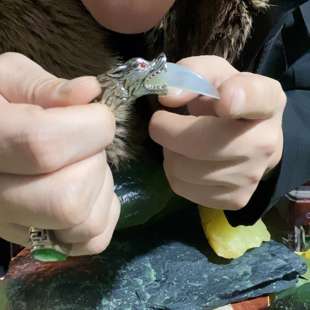 蛇纹石玉未镶嵌珠宝奇石