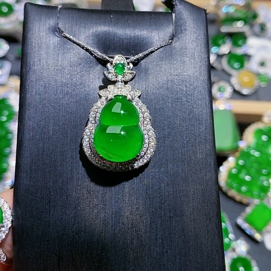 翡翠未镶嵌颈饰吊坠12