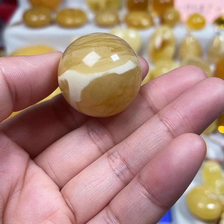 蜜蜡未镶嵌颈饰瓷白花圆珠手串