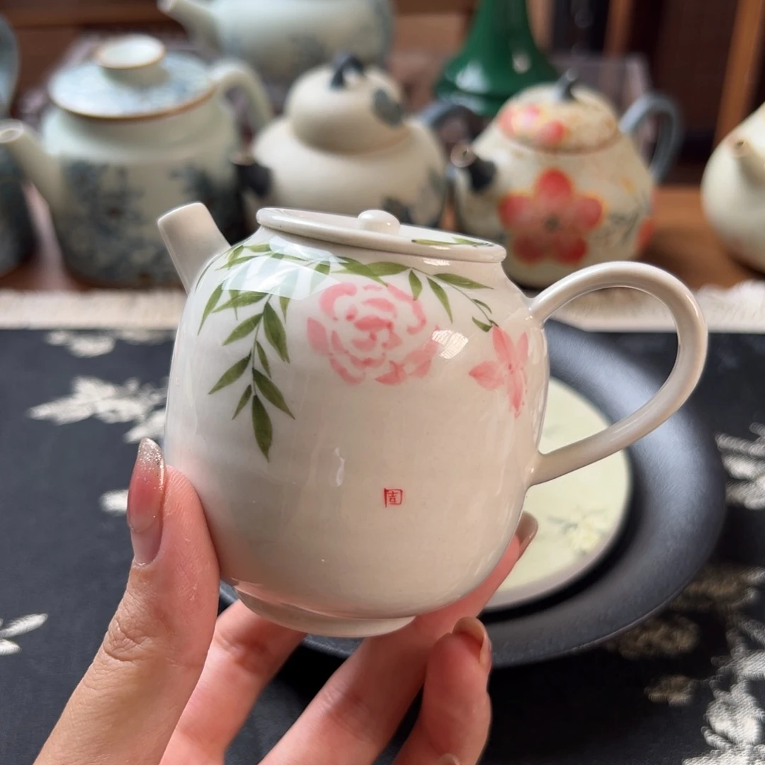 茶具等产品的生产和销售为一体