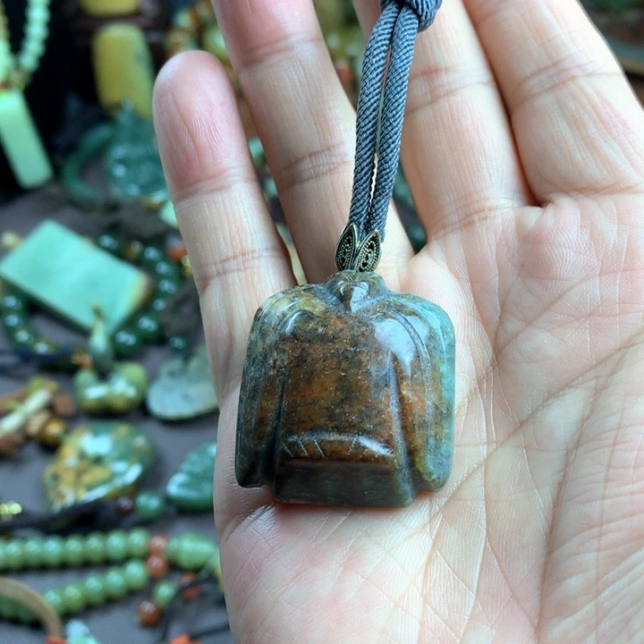 吊坠(赠链)未镶嵌岫岩河磨玉（透闪石质玉）