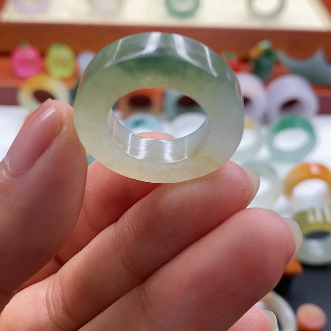 定制翡翠未镶嵌12-18圈口