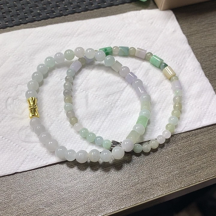 翡翠未镶嵌颈饰两条
