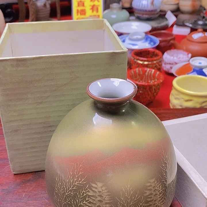 精美家用花瓶一客