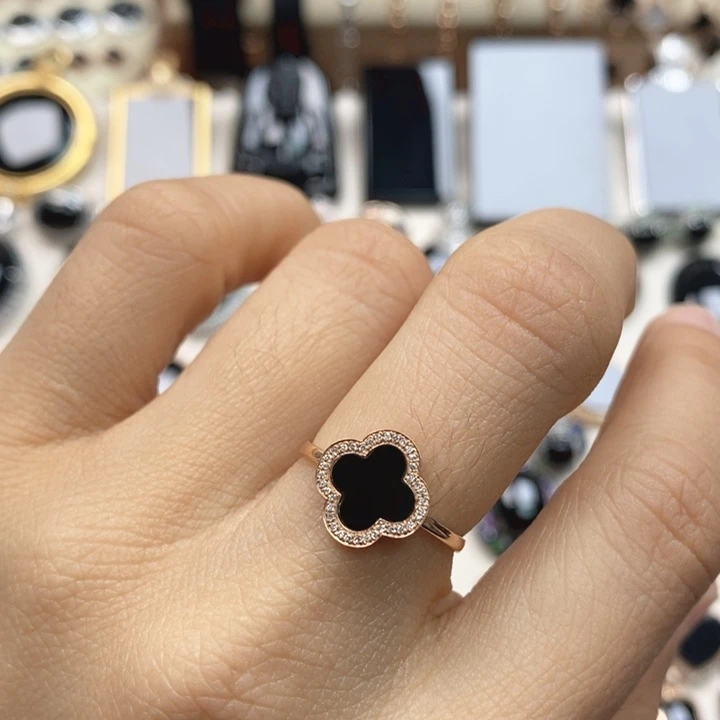 翡翠18K金镶嵌戒指