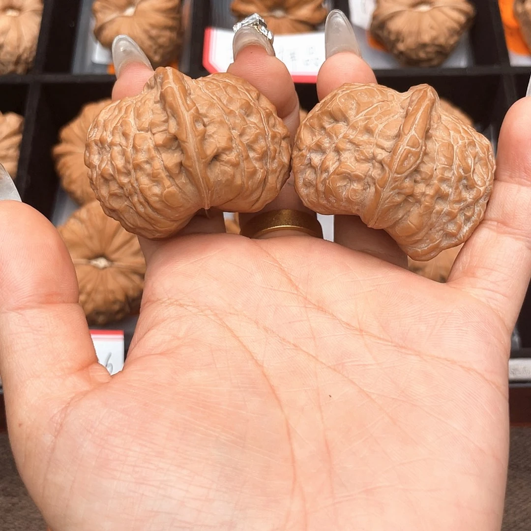 文玩核桃吊坠40拱桥深凹底对歪4025