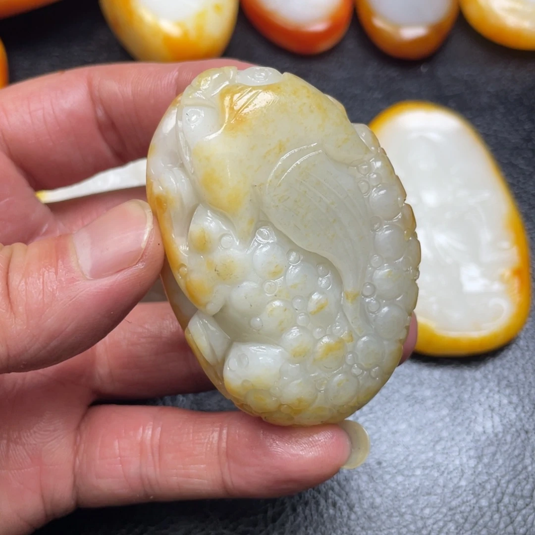 和田玉未镶嵌挂件