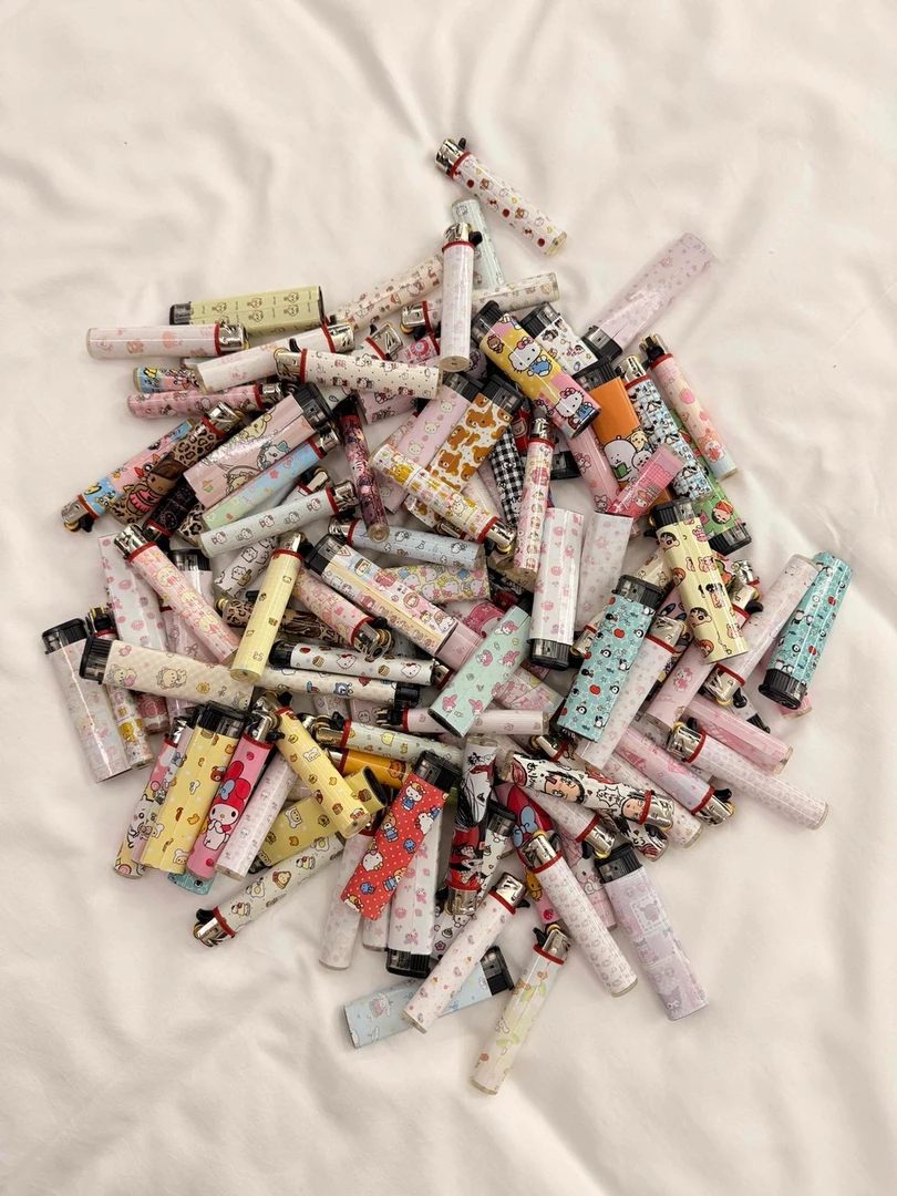 可爱卡通防风细支打火机随机热门款式