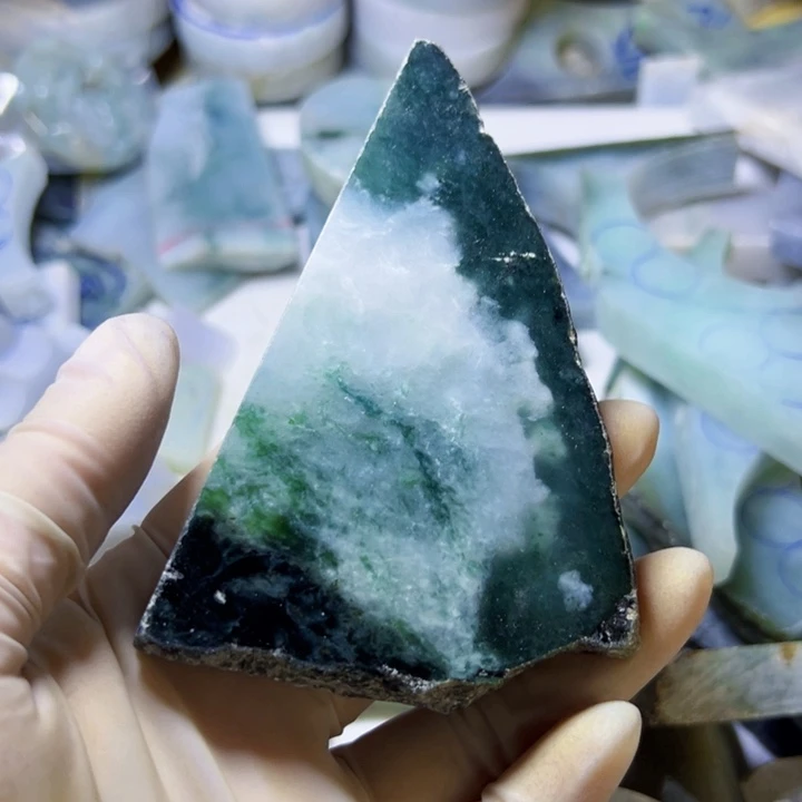 颈饰未镶嵌翡翠翡翠片料