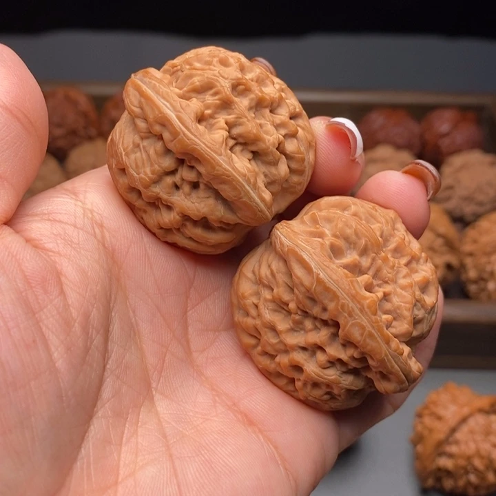 把件文玩核桃红锦鲤