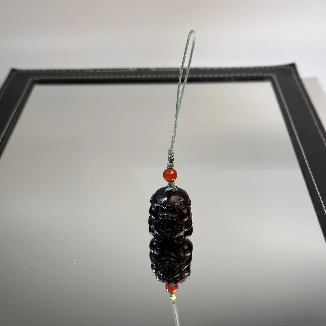 小叶紫檀吞金兽挂件