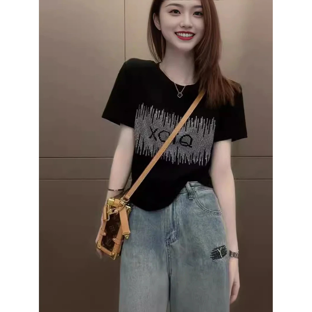 2025新款黑色短袖正肩t恤女装早夏时尚洋气显瘦重工烫钻短款上衣