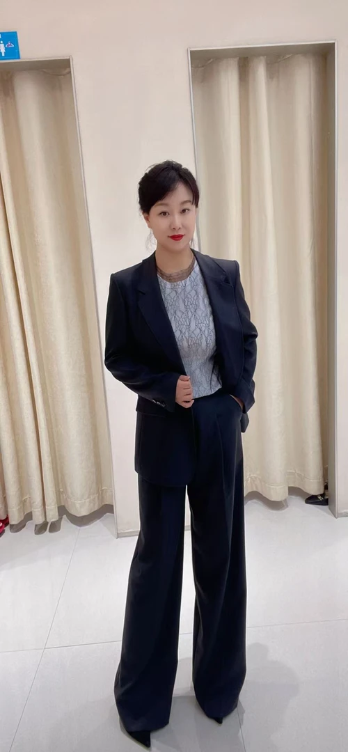 迪家时尚极致灰色裤子