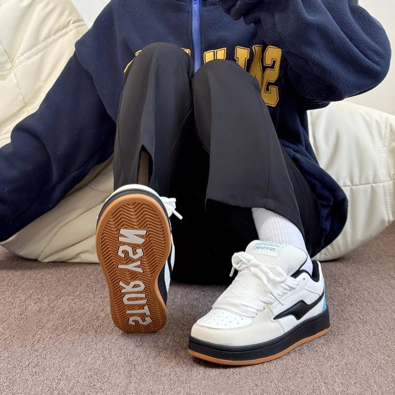 白黑蓝情侣拼色面包鞋女ins潮厚底百搭休闲板鞋男2025新款小白鞋