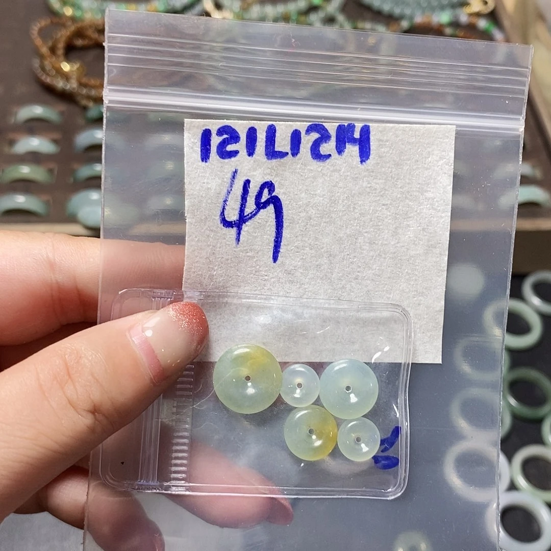 未镶嵌定制翡翠翡翠