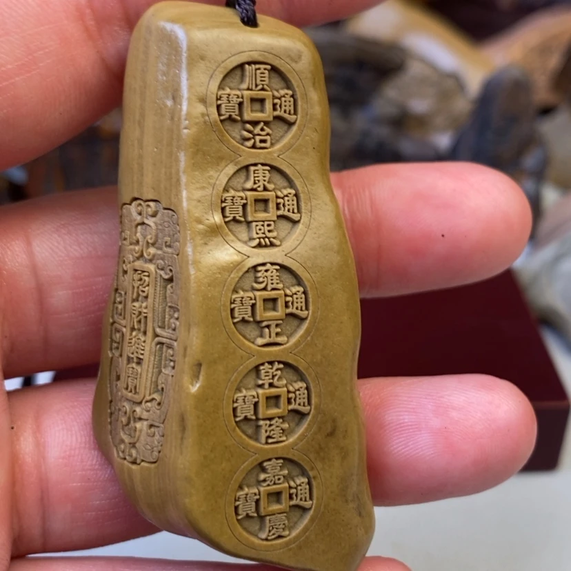 【闪购商品】原石雕刻手把件脖挂件