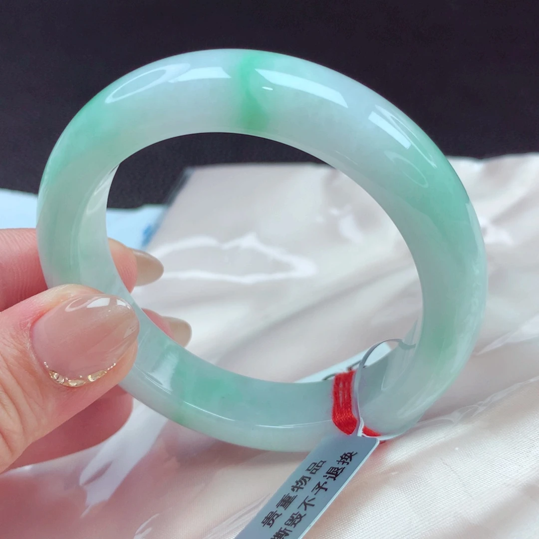 翡翠手镯未镶嵌手镯88