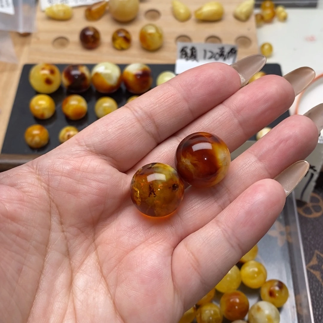 混***民琥珀未镶嵌珠宝奇石蜜蜡