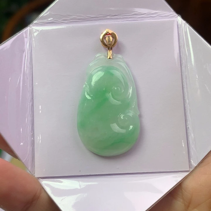 翡翠18K金镶嵌颈饰翡翠首饰