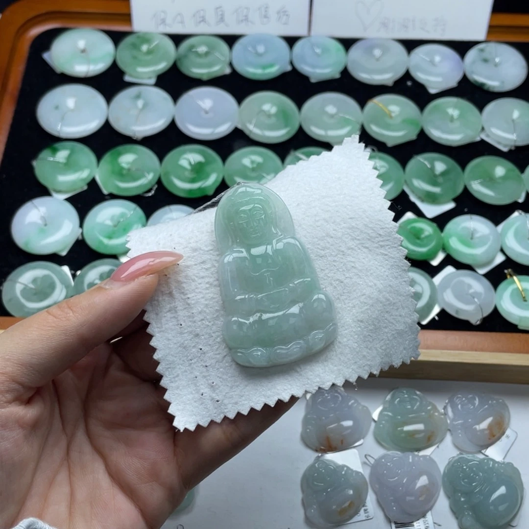 翡翠颈饰未镶嵌观音