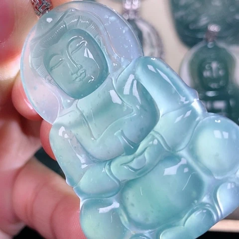 【闪购商品】颈饰18K金镶嵌翡翠