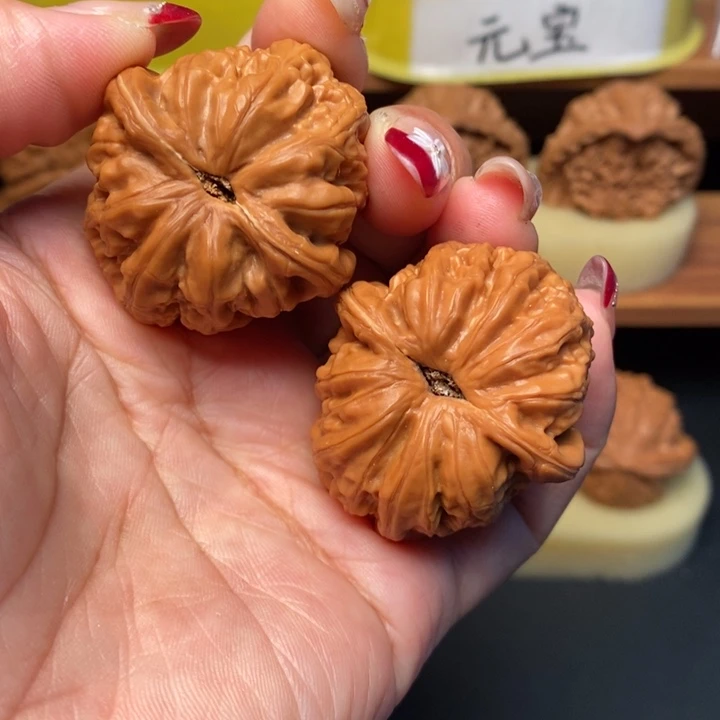 来***不文玩核桃吊坠40元宝
