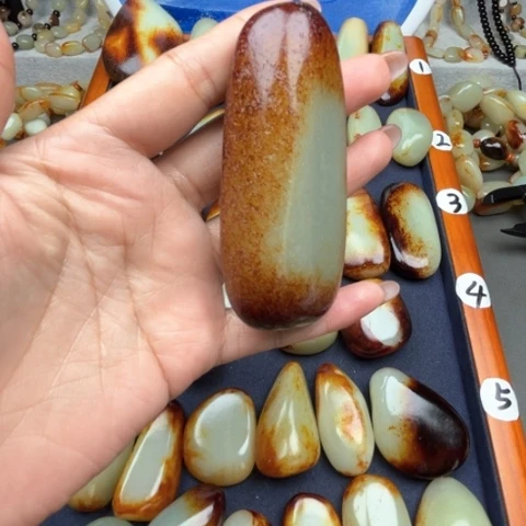 和田玉颈饰未镶嵌大*