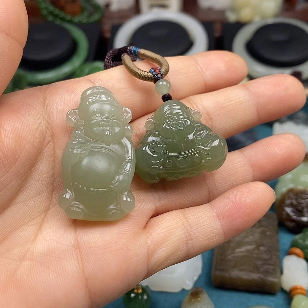 起***颈饰未镶嵌和田玉