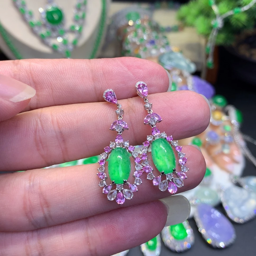 18K金镶嵌翡翠耳饰