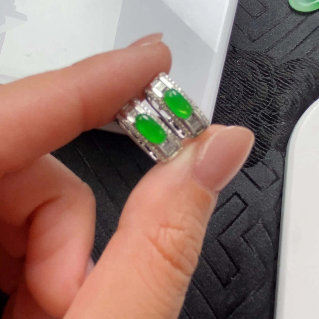 翡翠18K金镶嵌耳饰耳包