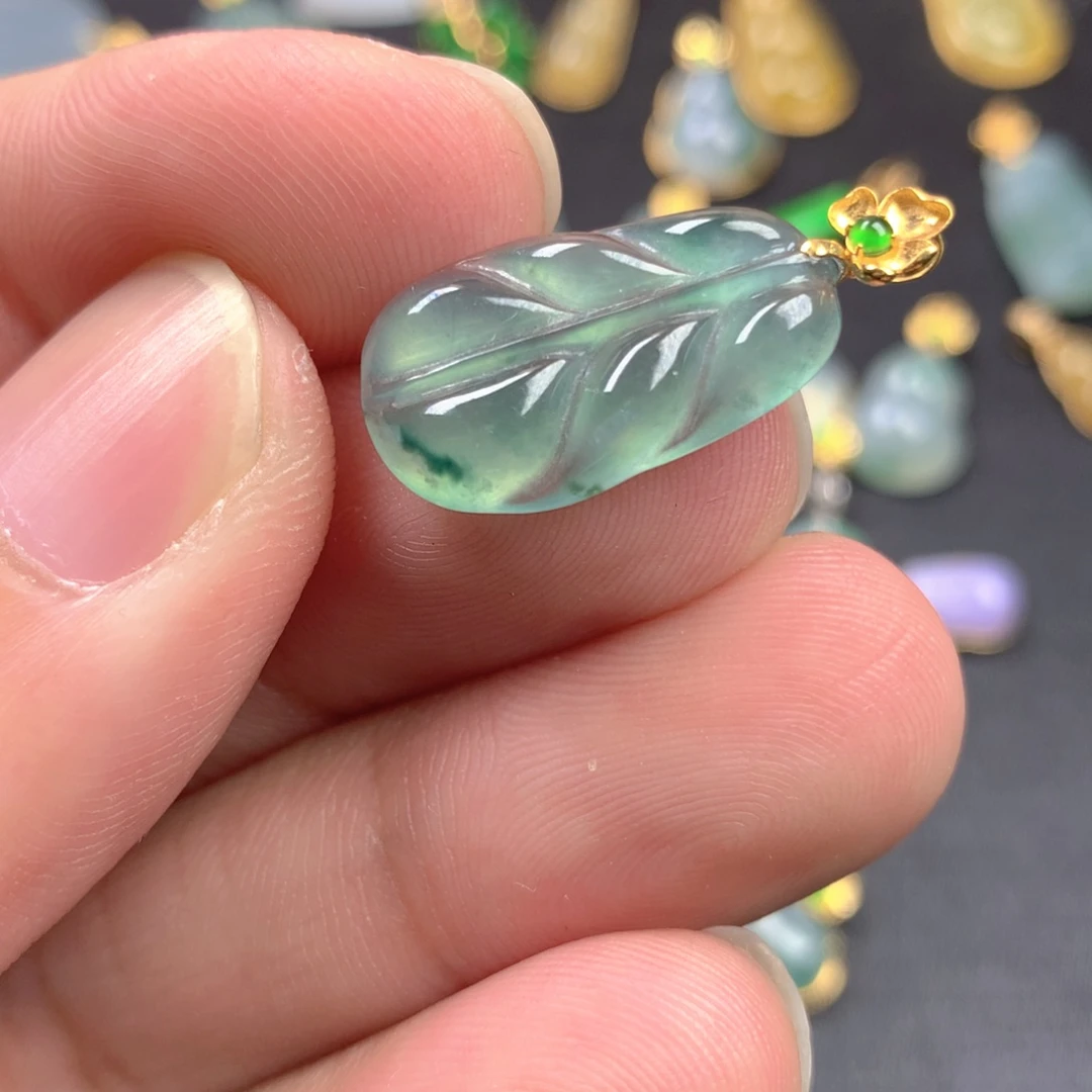 【闪购商品】颈饰18K金镶嵌翡翠翡翠