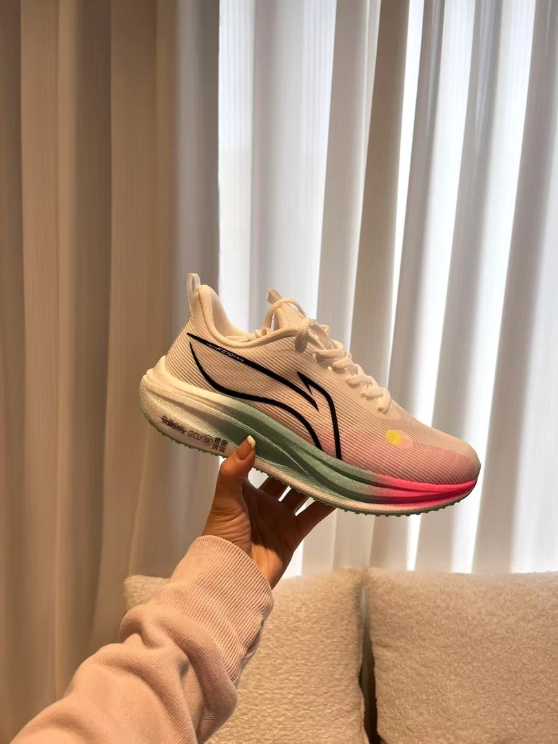 李园家2号店-8610-男女同款透气碳板减震跑鞋