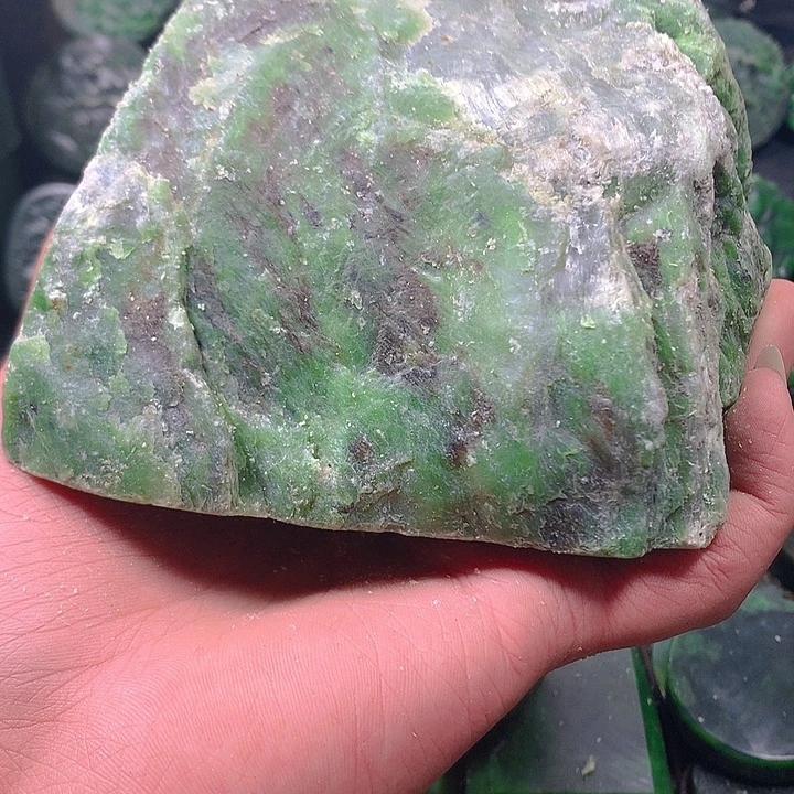 和田玉（碧玉）未镶嵌珠宝奇石