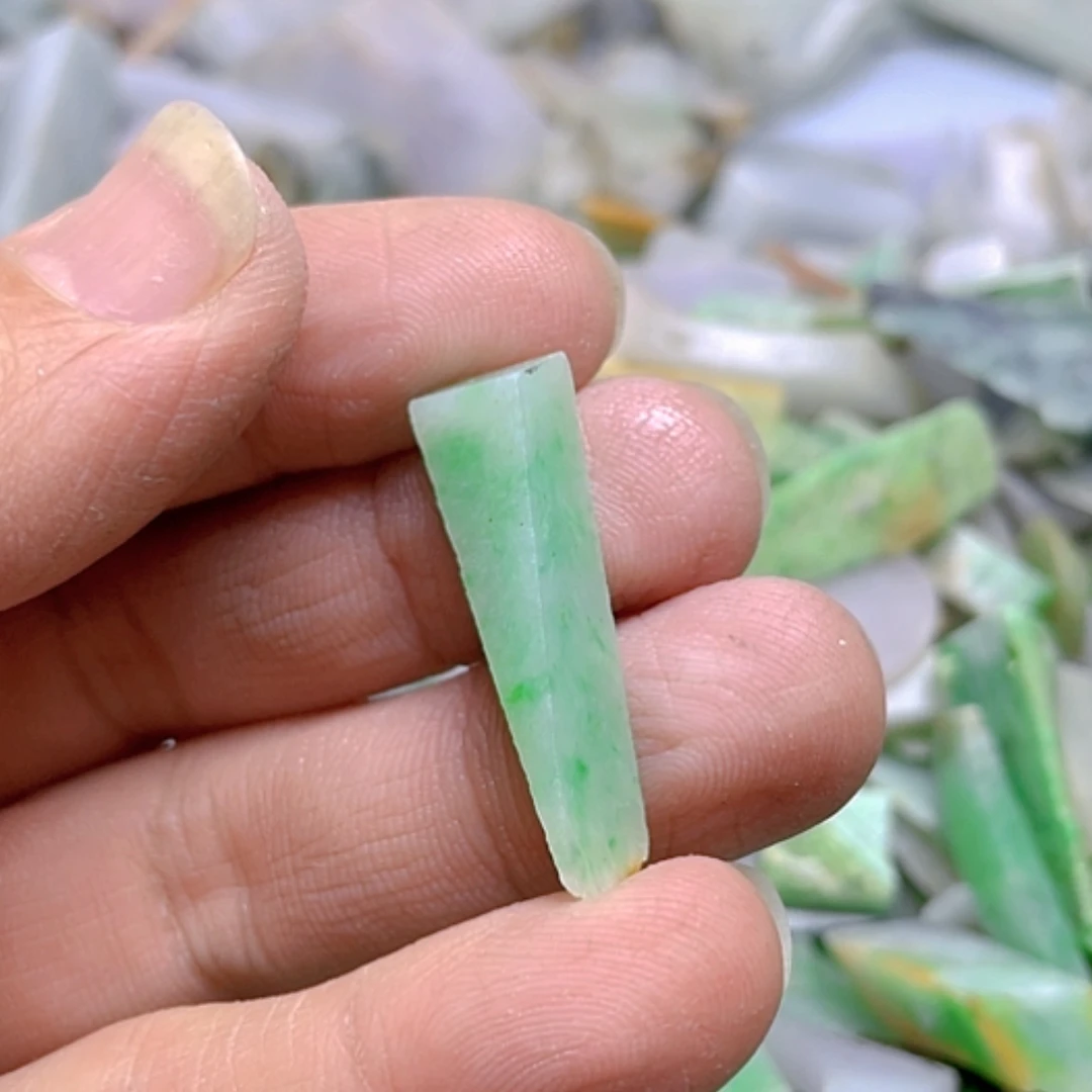 【闪购商品】翡翠颈饰未镶嵌A货