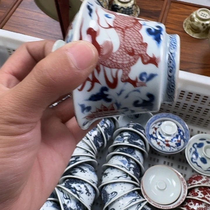 瓷片釉里红麒麟追凤两才盖碗