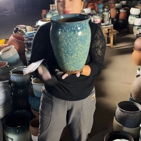 口20高29瑕疵一个盆子。