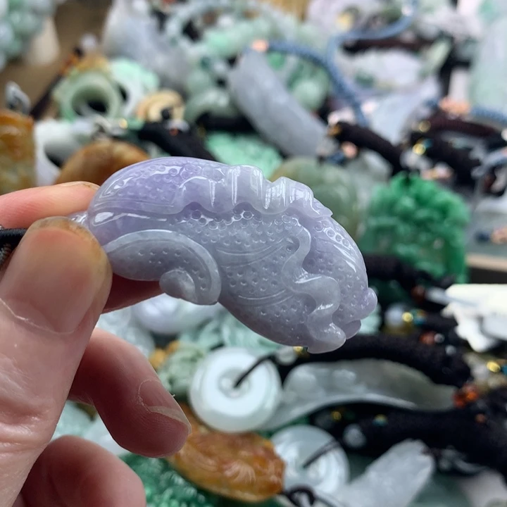 翡翠未镶嵌颈饰吊坠