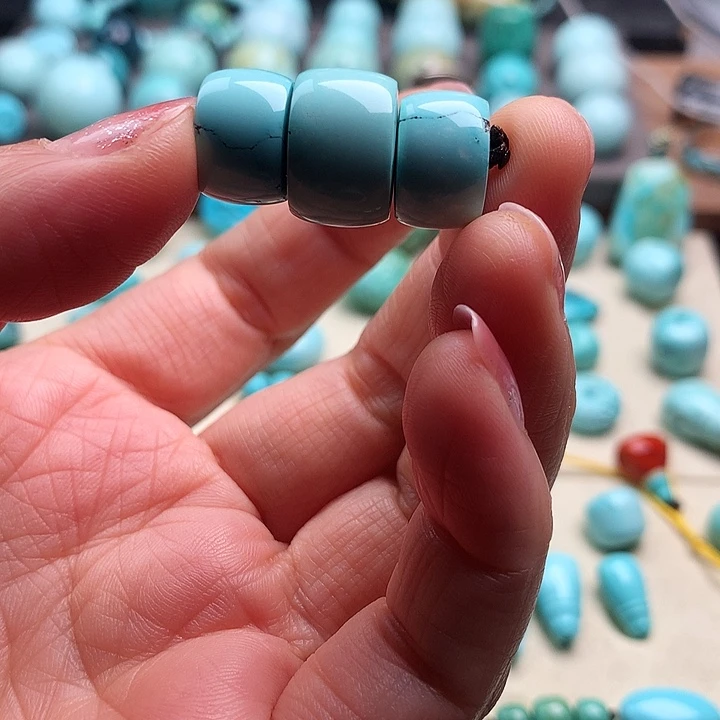 绿松石未镶嵌颈饰