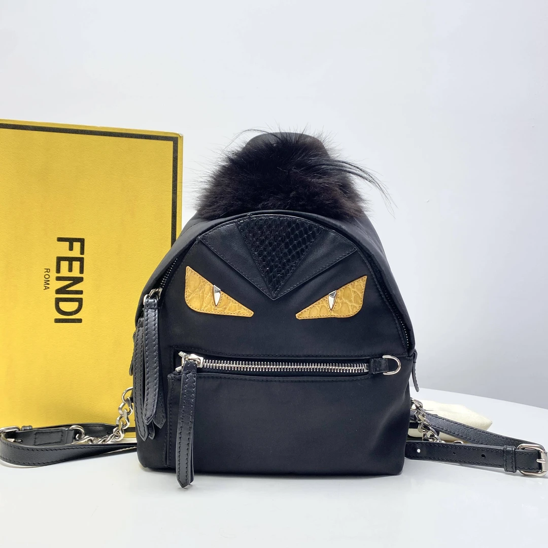 胖虎曼曼/芬迪/95新/公价0/箱包/双肩包/312502180097