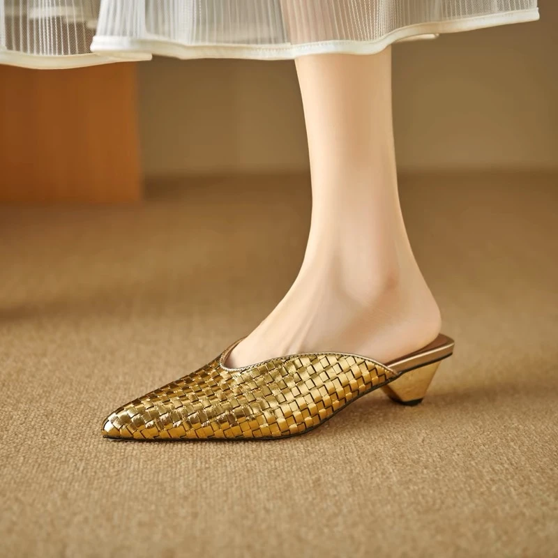 4cm~金色编织包头半拖鞋女夏季外穿百搭时尚中跟尖头一脚蹬穆勒鞋