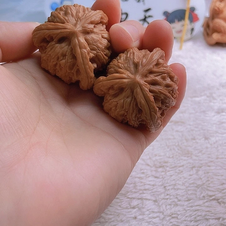 吊坠文玩核桃大*三棱