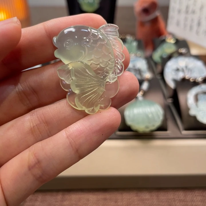 鎏***汐蛇纹石玉未镶嵌颈饰