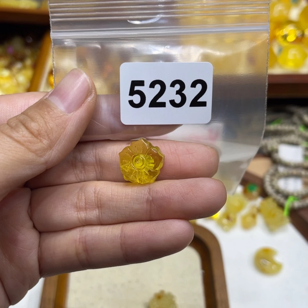 琥珀珠宝奇石未镶嵌