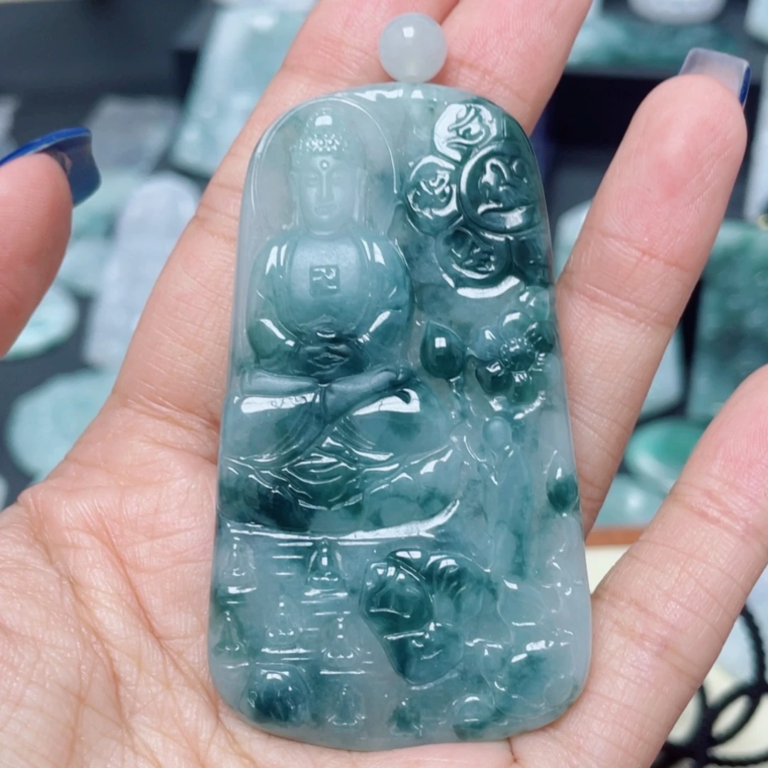 大***头翡翠未镶嵌颈饰大日