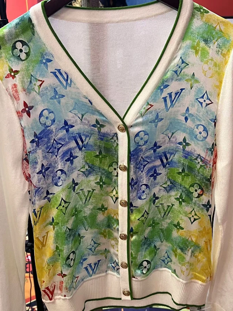 【974】秋冬新品时尚修身印花百搭休闲开衫V领显瘦女士上衣