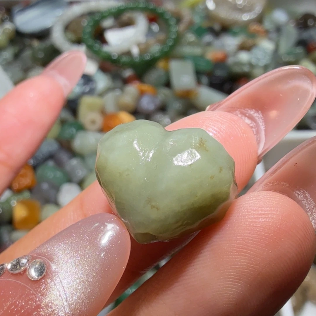 和田玉未镶嵌珠宝半成品