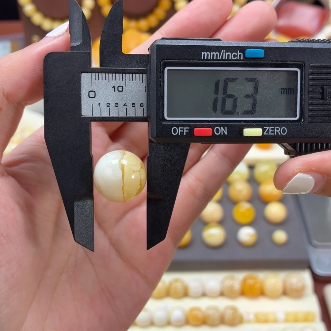 琥珀未镶嵌裸石俄料16mm