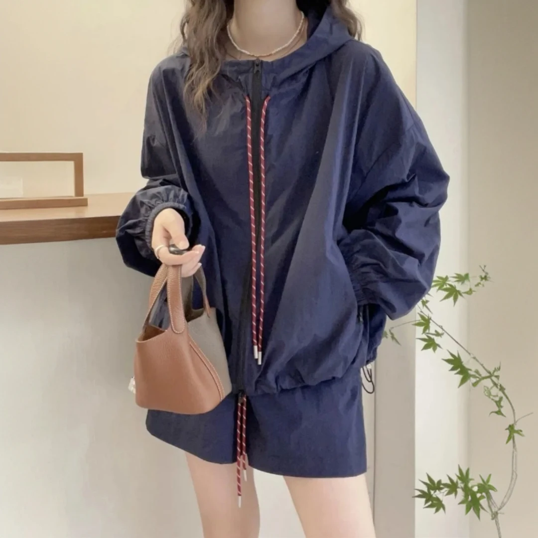 夏季新款户外登山防晒套装女时尚连帽速干夹克外套阔腿短裤两件套