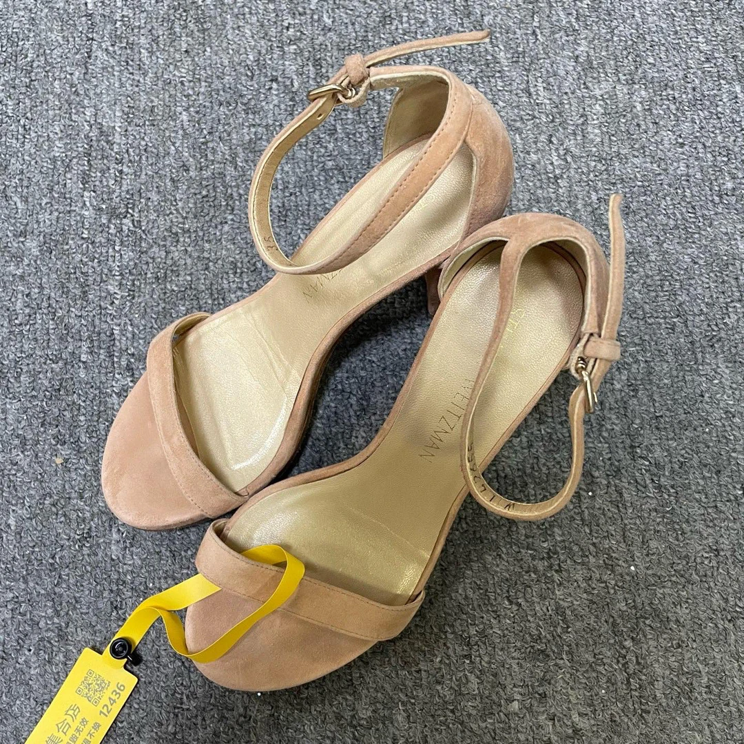 95新 StuartWeitzman SW   一字带休闲凉鞋  35码/12436