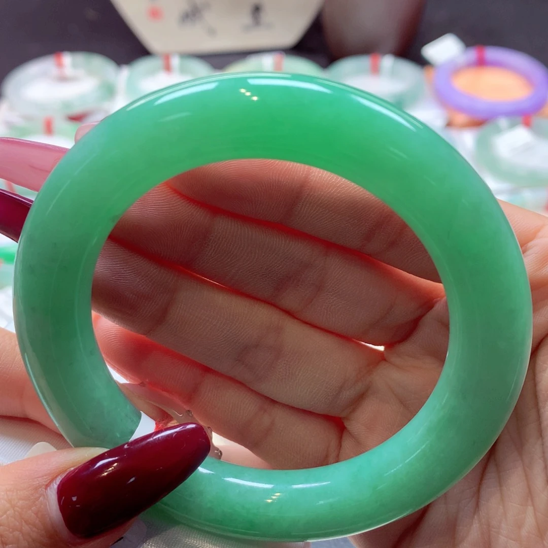 翡翠手镯未镶嵌圆条37号66